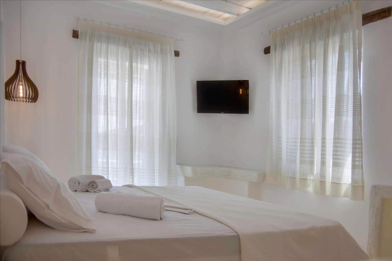 Kritamos Suites Irakleia  Buitenkant foto